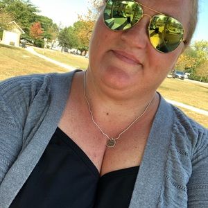 Meet your Posher, Michael anne